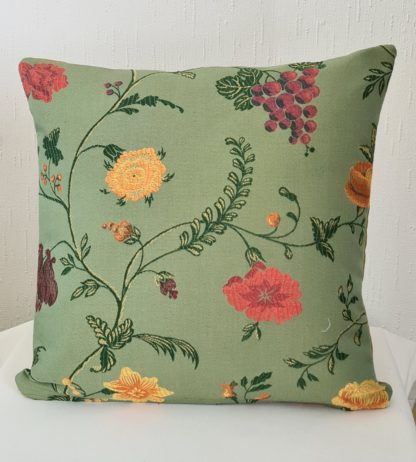 coussin vert amande motif fleurs
