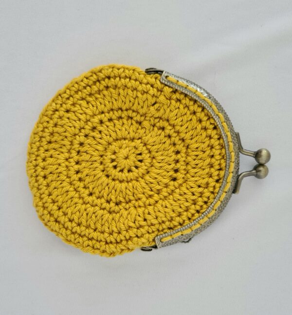 Porte-monnaie au crochet moutarde – Image 2