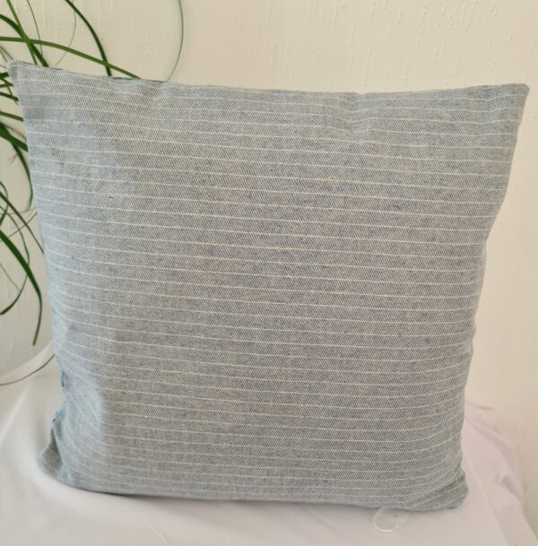 Petite housse de coussin brodée sashiko – Image 3