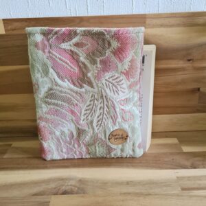 Poche à livre upcyclée