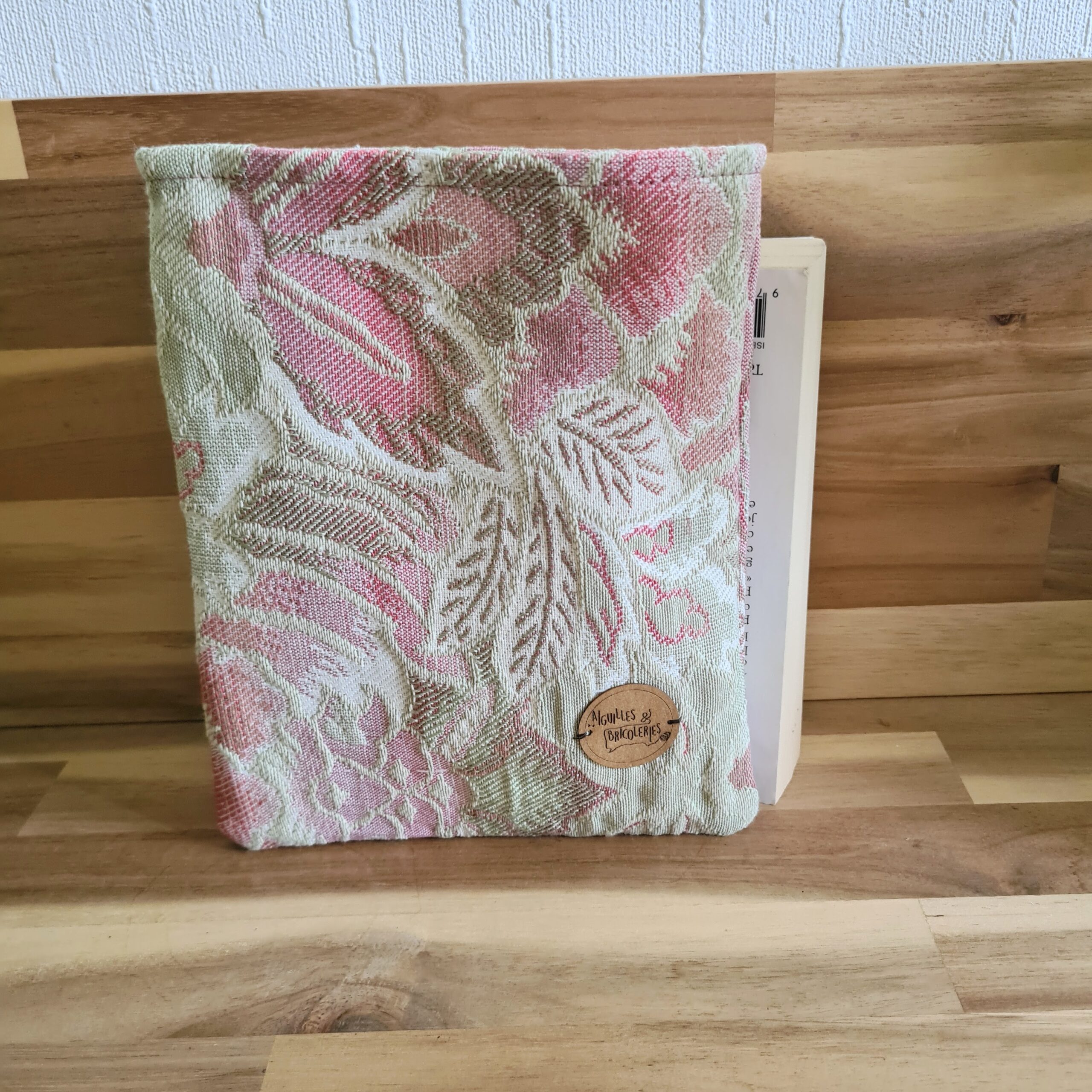 Poche à livre upcyclée